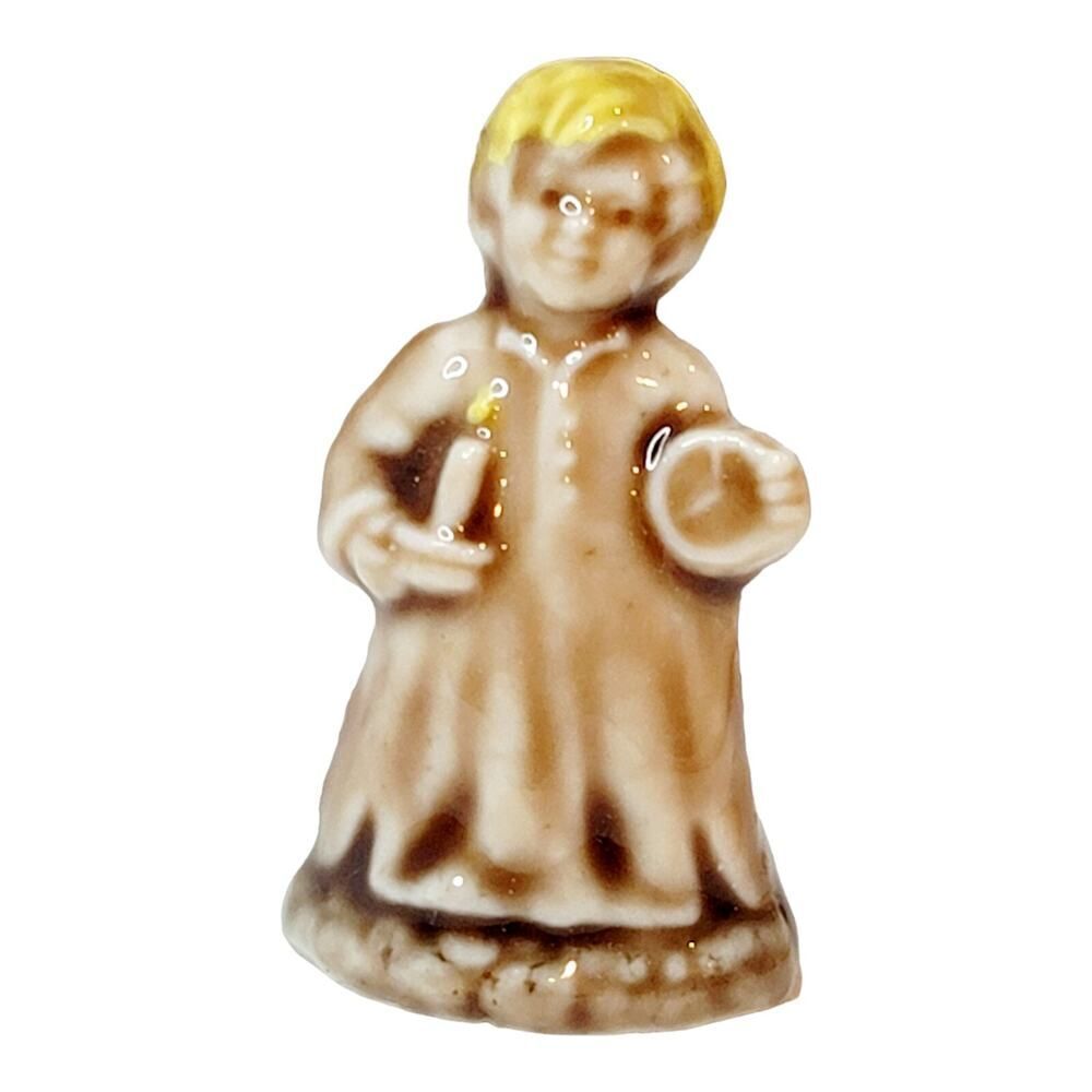 Wade Whimsie Red Rose Tea Figurine, Wee Willie Winkie, Nursery Rhyme Series
